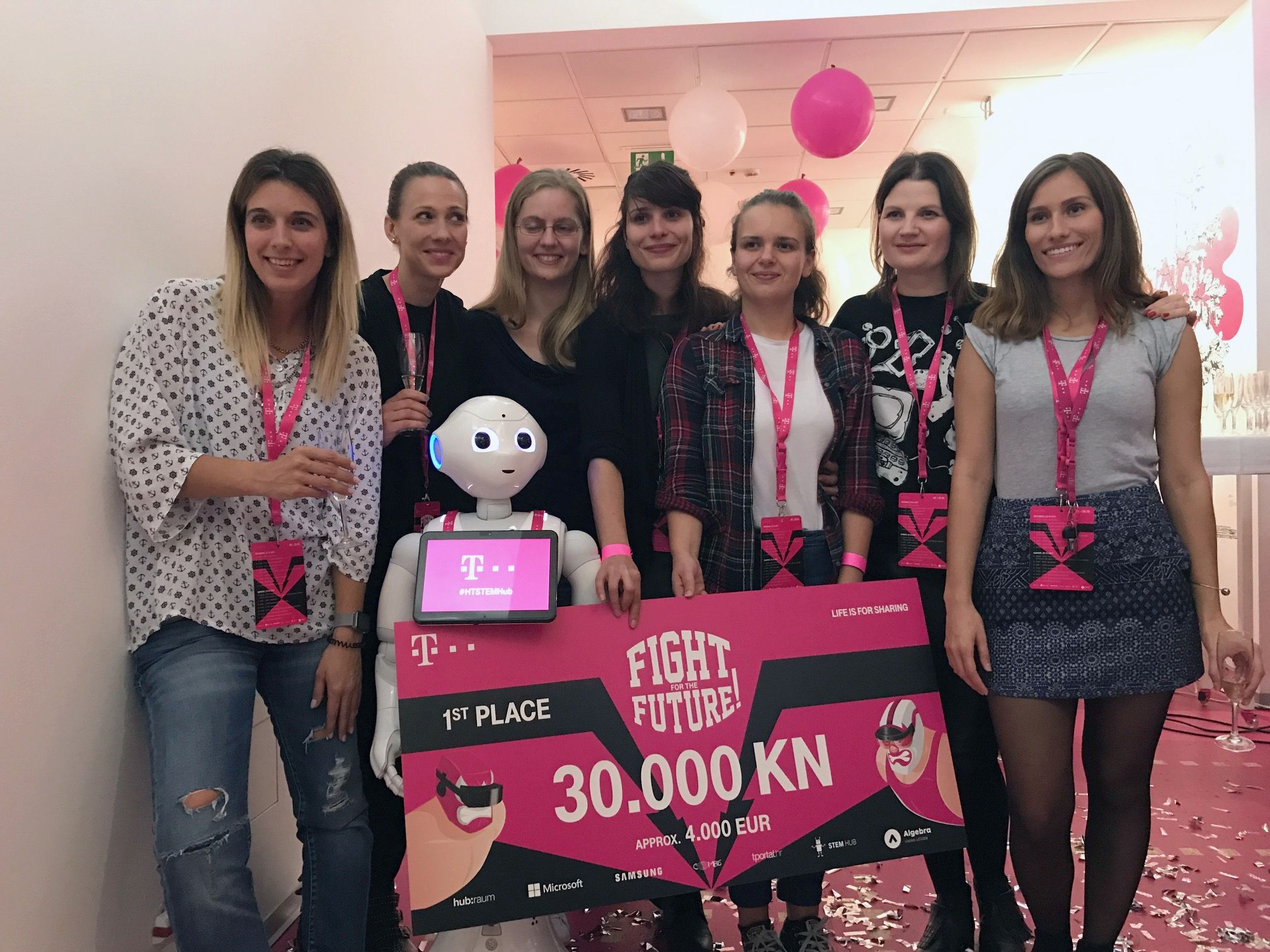 Pobjedniki tim Turtle i HT voditeljice projekta