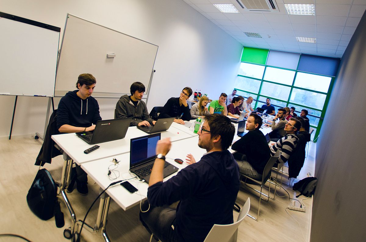 Axilis JavaScript School prva godina web 2