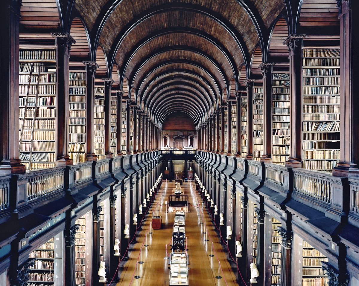 Knjinica Trinity College Dublin I 2004. Copyright Candida Hofer 3