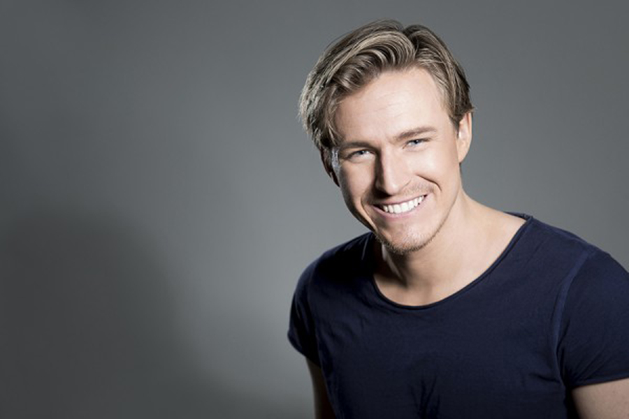 Aron Anderson image 1