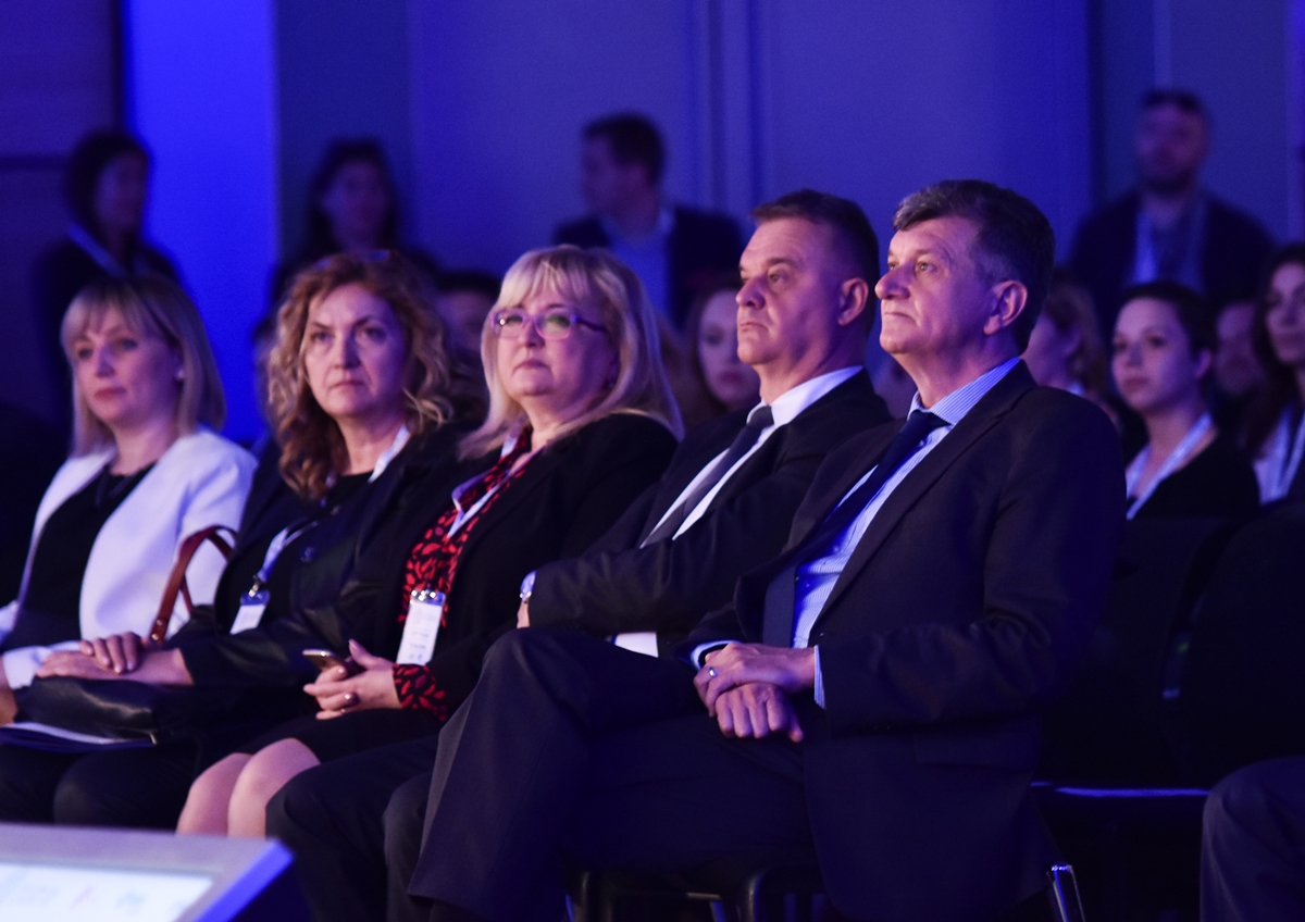 011 Buducnost je sada