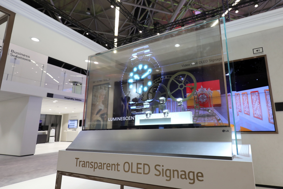 LG Transparent OLED Signage 03
