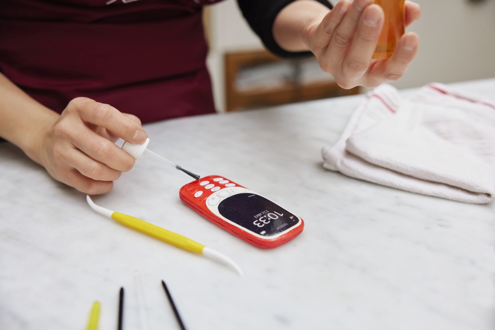 Nokia_3310_torta Michelle-Wibowo