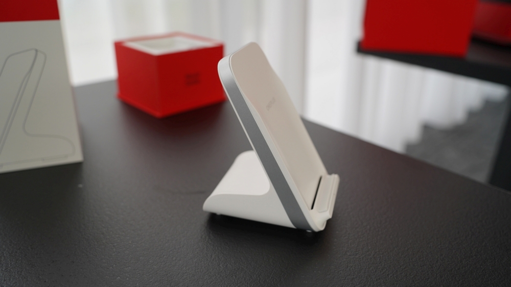 OnePlus_serija9_bežični_punjač