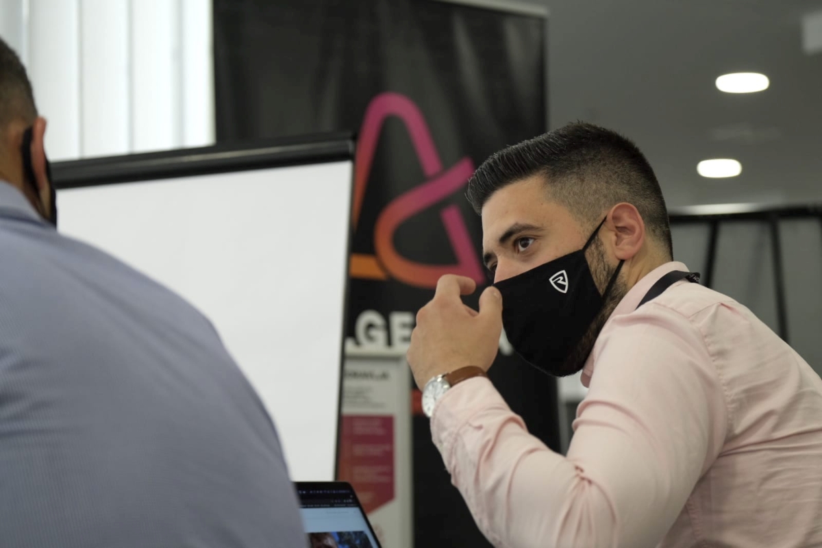 Algebra MBA stipendijsko natjecanje