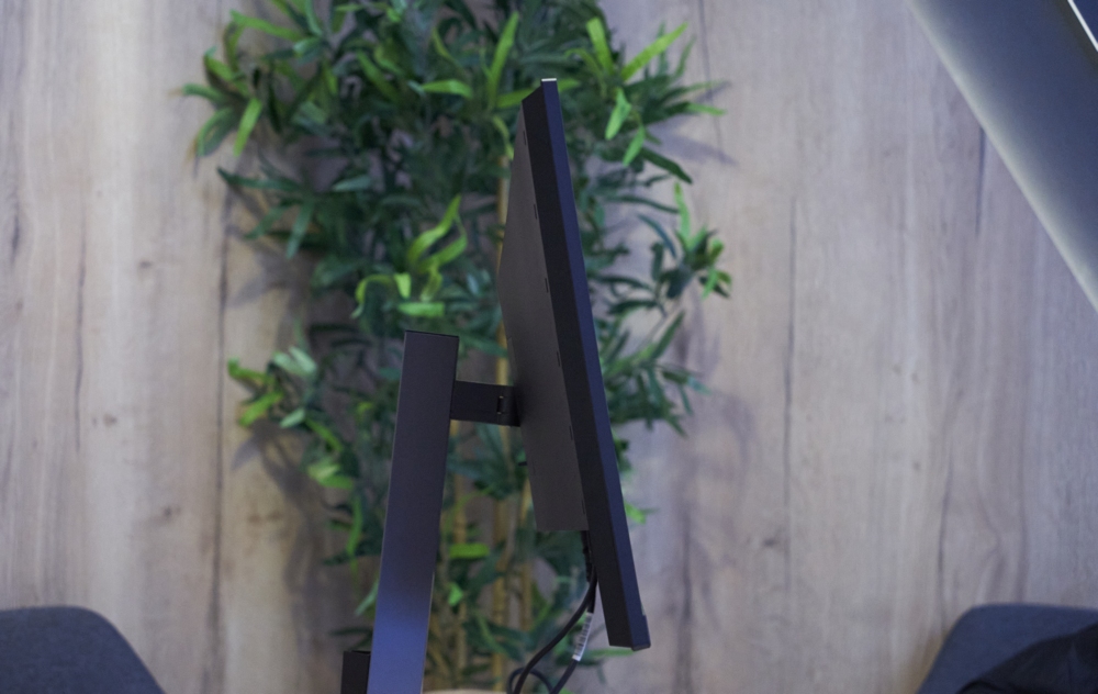 Philips Momentum 329M1 monitor 