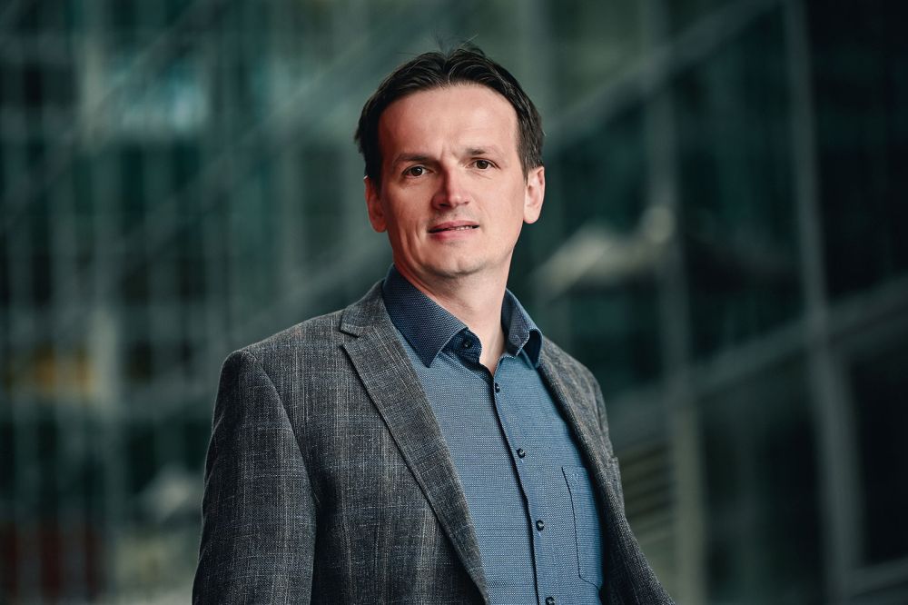 Viktor Olujić - ASEE