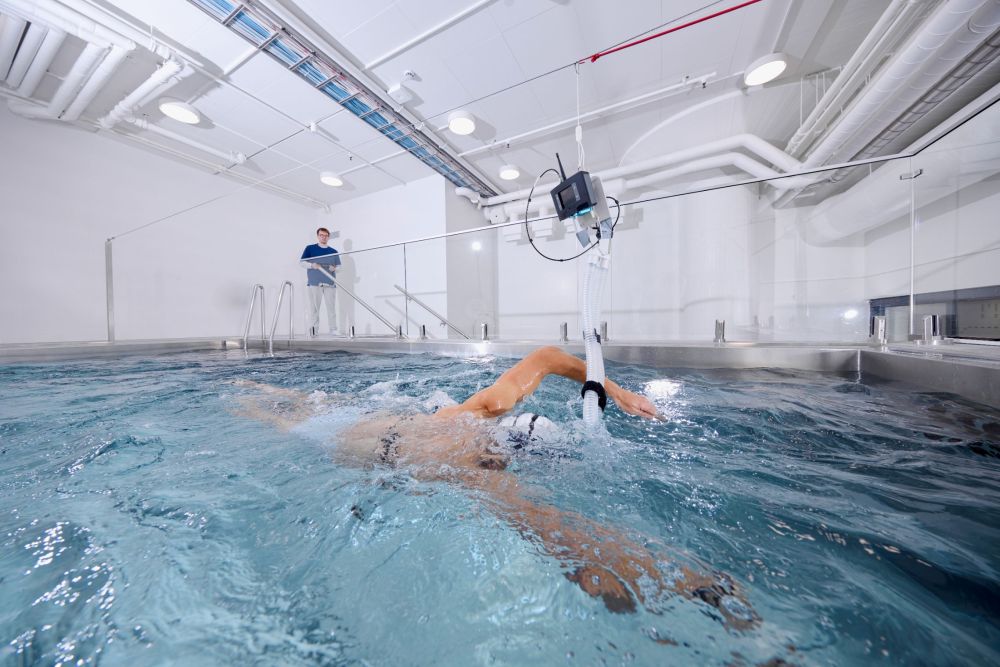 Huawei_Health/Counter-current-pool-area-Swimming