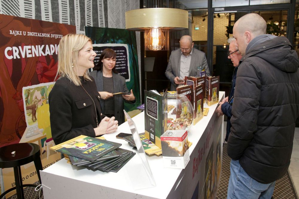 Combis - Humanitarna akcija prodaje slikovnica