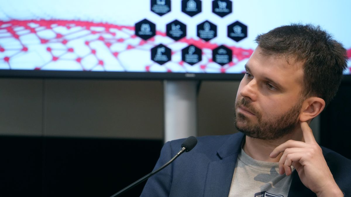 izv. prof. dr. sc. Dario Bojanjac | FER