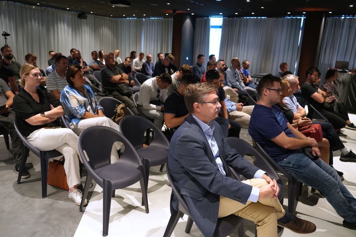 Comping Tech Thursday