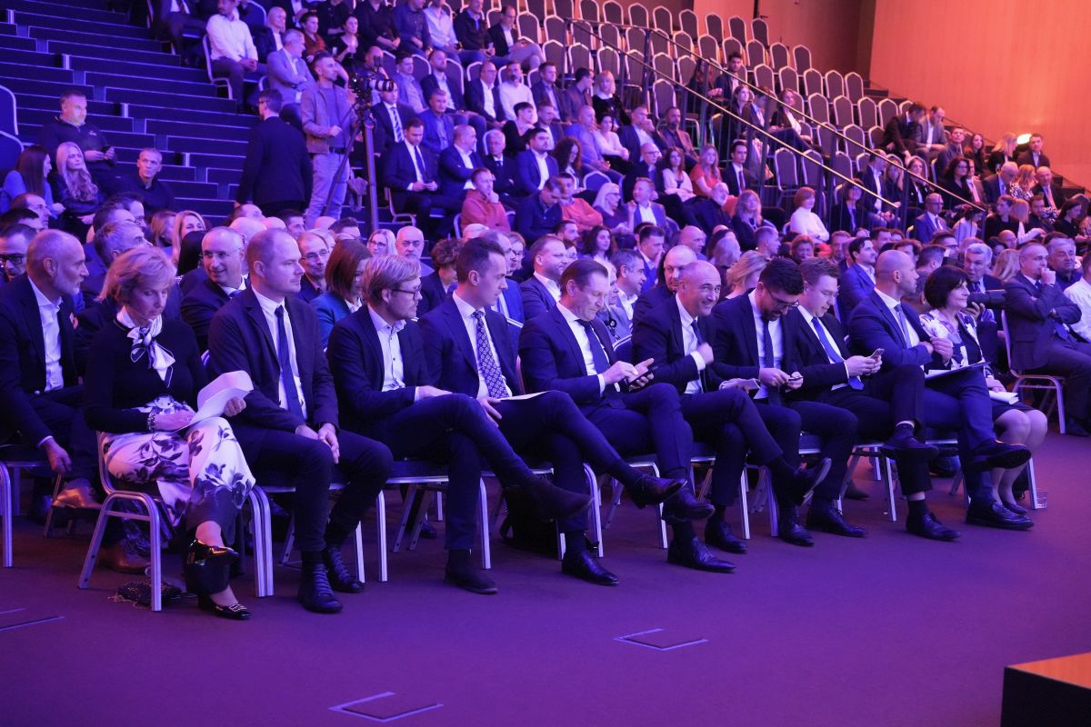 Ericsson Nikola Tesla 75 godina