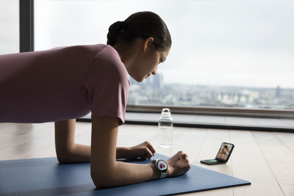 Samsung Galaxy-zflip5-graphite-Watch6-44mm