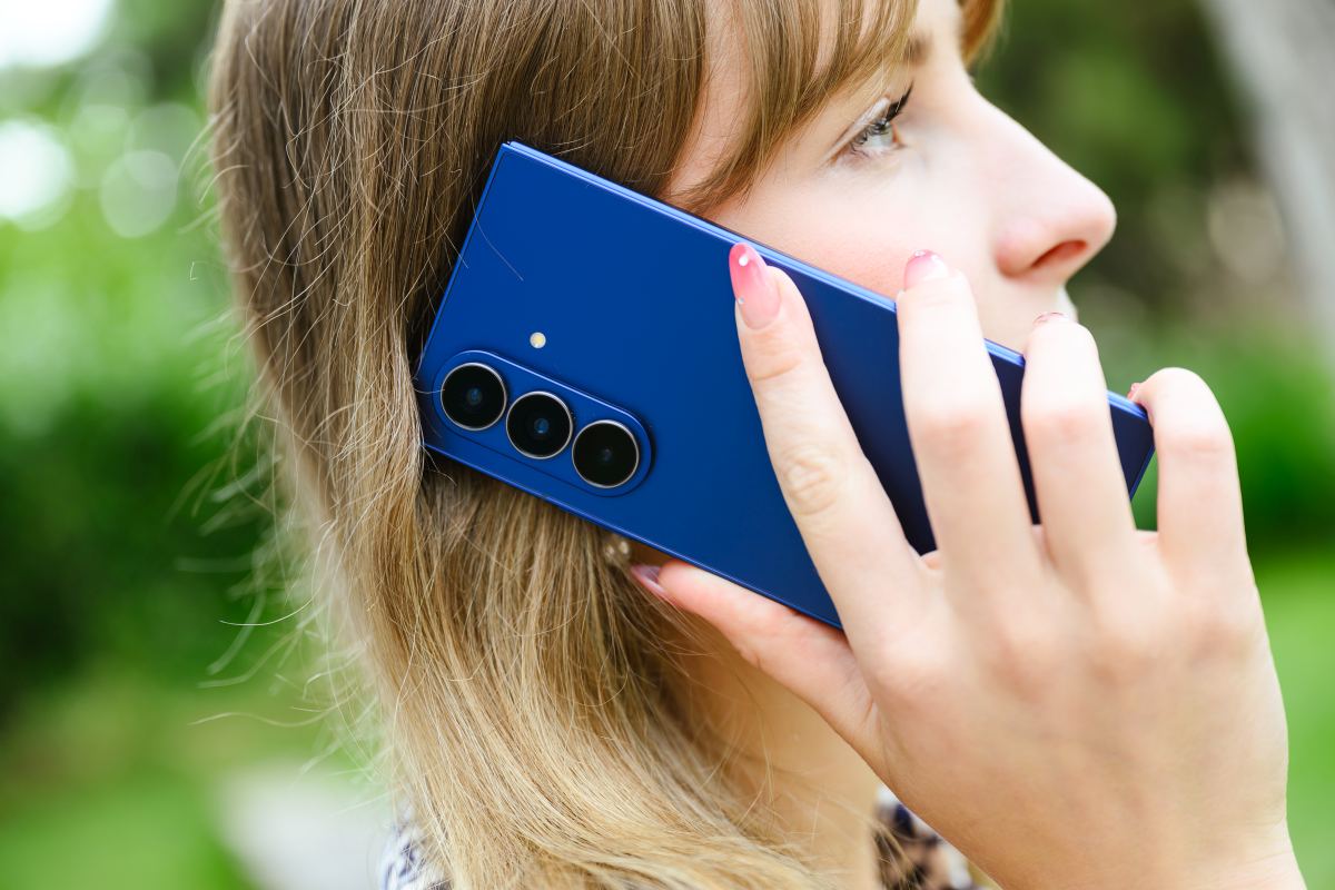 Samsung Galaxy-Z-Fold7_telefoniranje