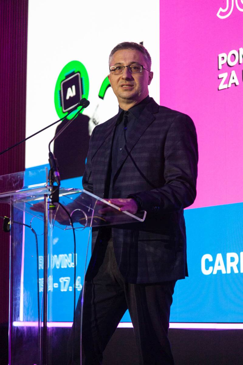 Juraj Bilić, pomoćnik ravnatelja CARNET-a za umjetnu inteligenciju i voditelj projekta BrAIn