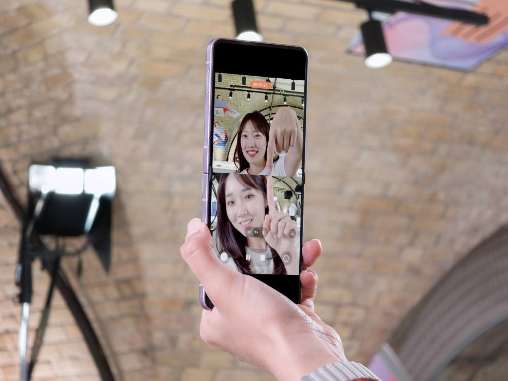 Galaxy Z Flip8 - Dynamic AMOLED 2X zaslon