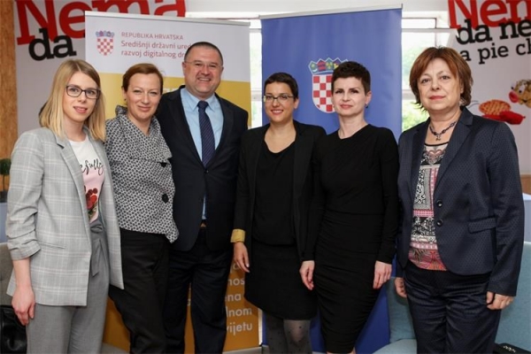 Dana 21. svibnja 2019. godine u Studentskom centru održan je okrugli stol &bdquo;Postani i TI, djevojka  IT!&ldquo;