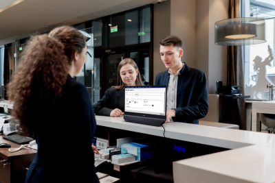 Sasvim nove mogućnosti rada i potpuno dodatne poslovne prilike uz inovativni dizajn Philips monitora serije Philips B2D5000