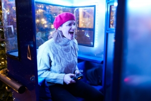 Razveselite prijatelje i obitelj ovih blagdana sjajnim božićnim PlayStation darovima za igrače.