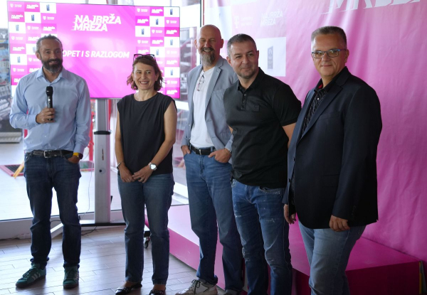 Boris Drilo, član Uprave i glavni direktor za tehniku i informacijske tehnologije (CTIO), Nata&scaron;a Malić, direktorica Sektora za planiranje i inženjering pristupnih mreža, Ivan Visković, direktor Sektora za jezgrenu mrežu i usluge, Ognjen Vukoslavović, direktor Sektora za upravljanje HT servisima, Robert Manenica, Sektor za razvoj i upravljanje portfeljem usluga za poslovne korisnike