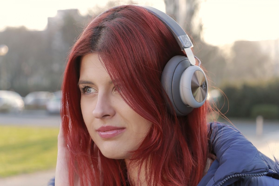 Bang &amp; Olufsen slu&scaron;alice &ndash; BeoPlay H4