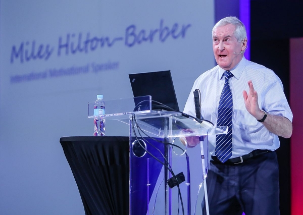 Svjetski poznati motivacijski govornik na WinDays17 - Miles Hilton Barber