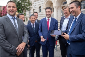 Uz suradnju Hrvatskog Telekoma i partnera u Dubrovniku realiziran jedan od najvećih projekata pametnog parkinga na Narrowband IoT mreži u svijetu