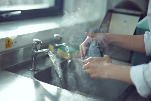 Cat&reg; S42 H + i Cat B40 prvi, potpuno antibakterijski robusni mobilni uređaji