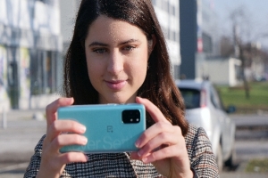 OnePlus 8T - pametni telefon