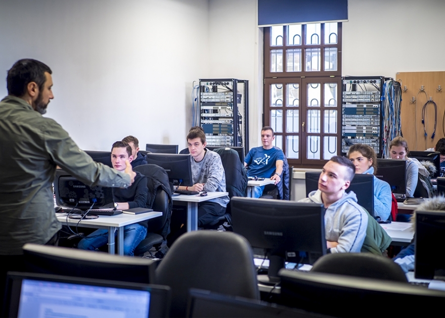 Unatoč izazovnoj &scaron;kolskoj godini, ljetni upisni rok na Algebri zavr&scaron;io s povijesno najvećim brojem upisanih bruco&scaron;a