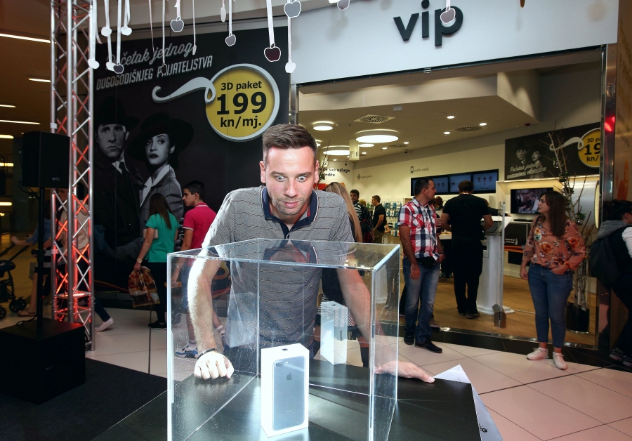 iPhone 7 je od 23.09.dostupan u Vipnetovom webshopu, kao i u Vip shopovima
