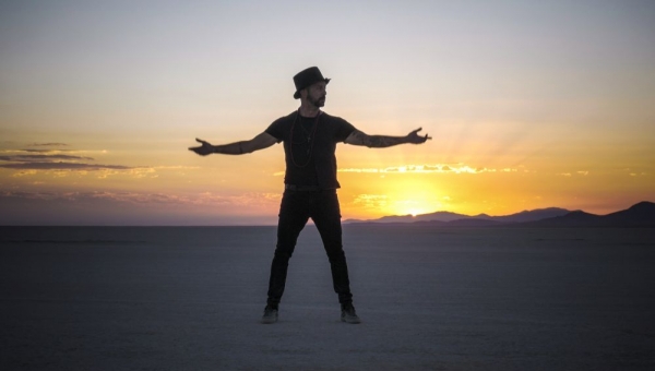 Matteo Cetinski snimio spot u pustinji Black Rock Desert